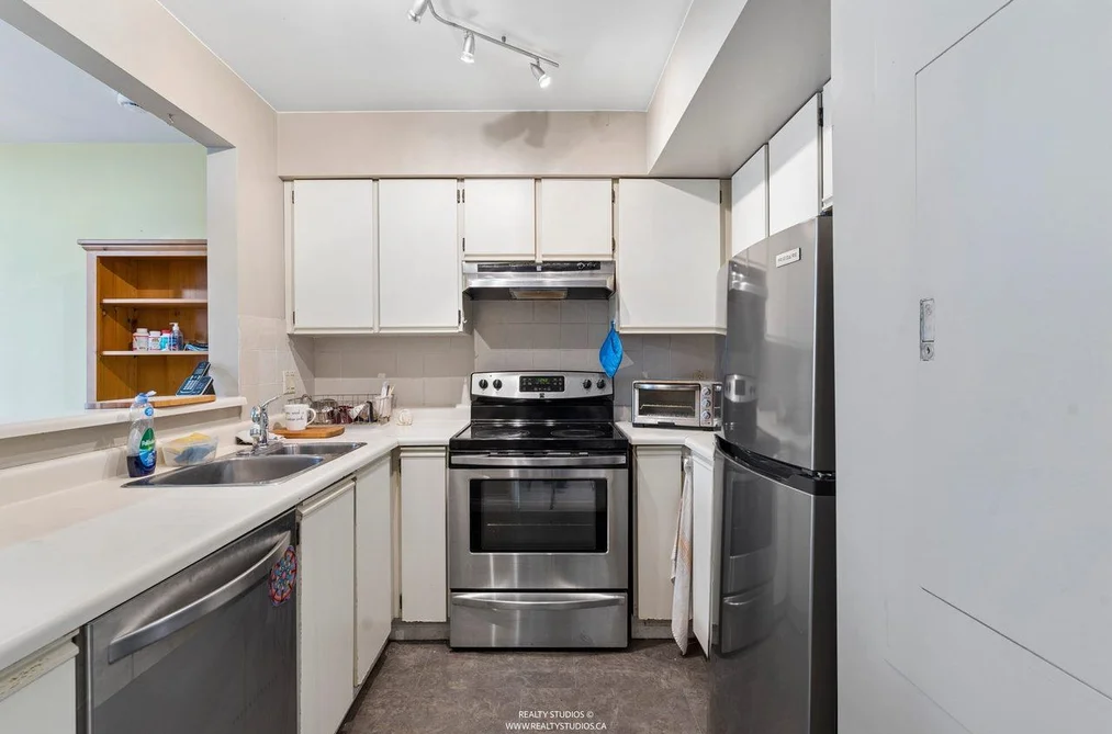 1459 Clyde Avenue, West Vancouver, BC - Townhouse for Sale - Photo 14 of 35 1459 Clyde Avenue, West Vancouver, BC - Townhouse for Sale - Photo 14 of 35