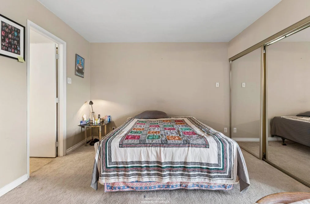 1459 Clyde Avenue, West Vancouver, BC - Townhouse for Sale - Photo 17 of 35 1459 Clyde Avenue, West Vancouver, BC - Townhouse for Sale - Photo 17 of 35