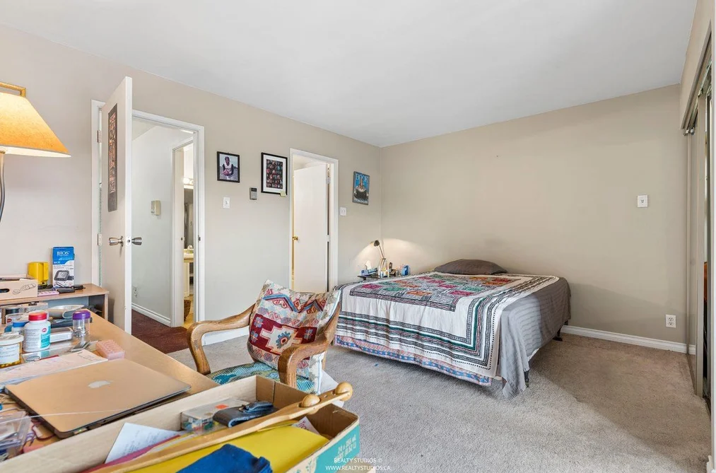 1459 Clyde Avenue, West Vancouver, BC - Townhouse for Sale - Photo 18 of 35 1459 Clyde Avenue, West Vancouver, BC - Townhouse for Sale - Photo 18 of 35