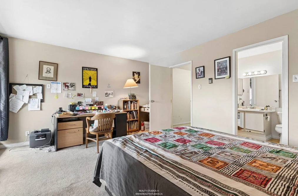 1459 Clyde Avenue, West Vancouver, BC - Townhouse for Sale - Photo 19 of 35 1459 Clyde Avenue, West Vancouver, BC - Townhouse for Sale - Photo 19 of 35