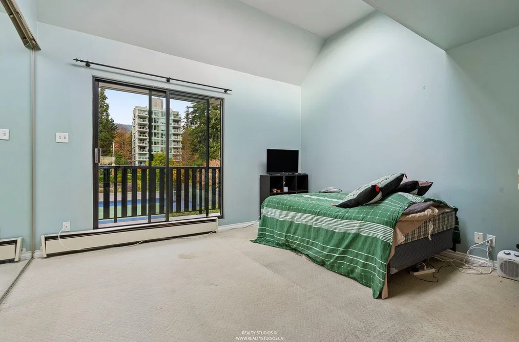 1459 Clyde Avenue, West Vancouver, BC - Townhouse for Sale - Photo 24 of 35 1459 Clyde Avenue, West Vancouver, BC - Townhouse for Sale - Photo 24 of 35