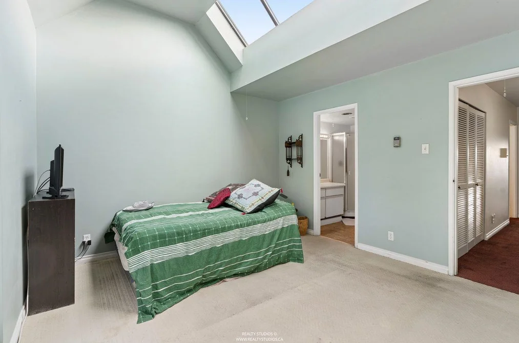 1459 Clyde Avenue, West Vancouver, BC - Townhouse for Sale - Photo 25 of 35 1459 Clyde Avenue, West Vancouver, BC - Townhouse for Sale - Photo 25 of 35