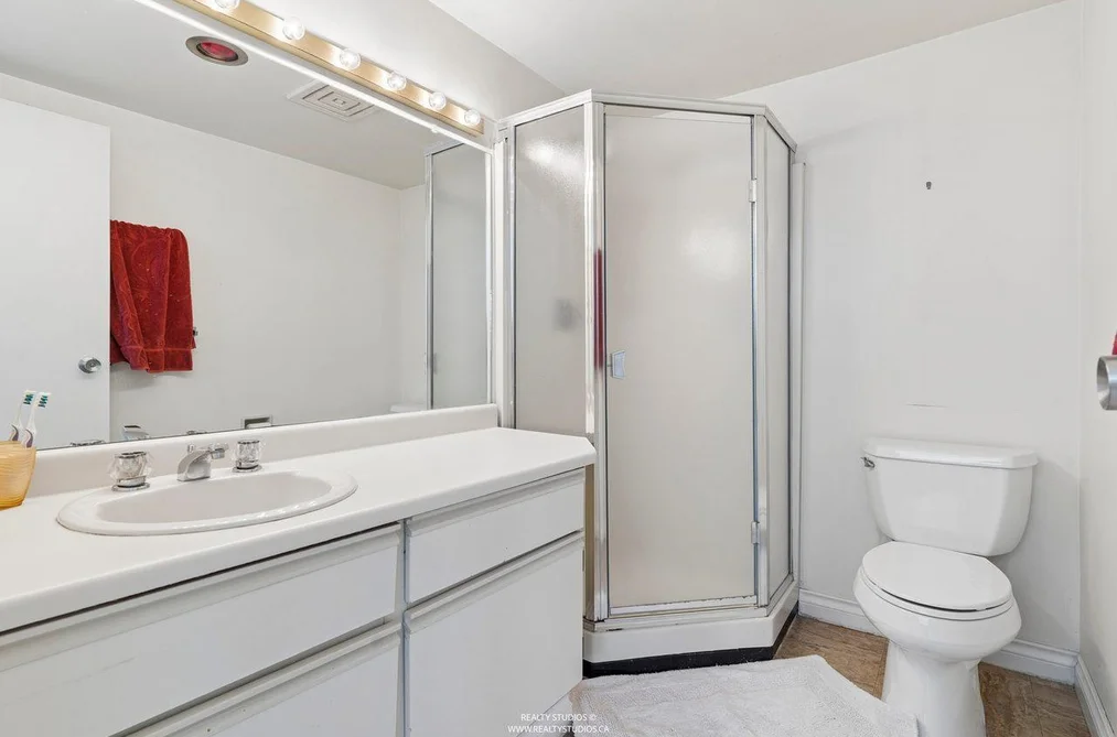 1459 Clyde Avenue, West Vancouver, BC - Townhouse for Sale - Photo 27 of 35 1459 Clyde Avenue, West Vancouver, BC - Townhouse for Sale - Photo 27 of 35