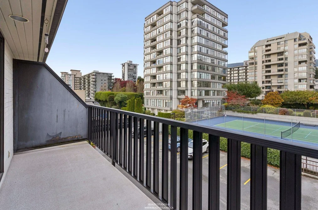 1459 Clyde Avenue, West Vancouver, BC - Townhouse for Sale - Photo 29 of 35 1459 Clyde Avenue, West Vancouver, BC - Townhouse for Sale - Photo 29 of 35