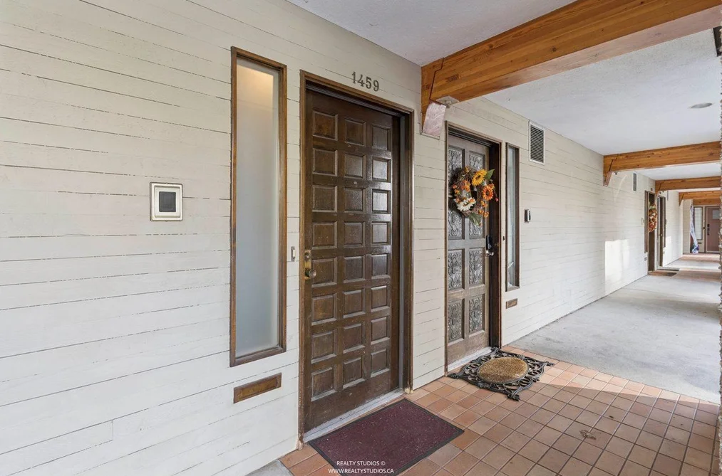 1459 Clyde Avenue, West Vancouver, BC - Townhouse for Sale - Photo 31 of 35 1459 Clyde Avenue, West Vancouver, BC - Townhouse for Sale - Photo 31 of 35