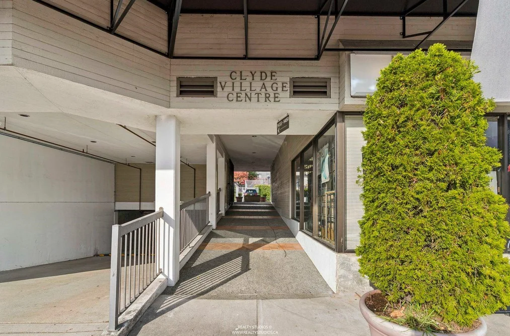 1459 Clyde Avenue, West Vancouver, BC - Townhouse for Sale - Photo 32 of 35 1459 Clyde Avenue, West Vancouver, BC - Townhouse for Sale - Photo 32 of 35