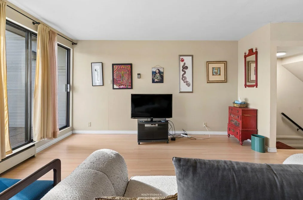 1459 Clyde Avenue, West Vancouver, BC - Townhouse for Sale - Photo 5 of 35 1459 Clyde Avenue, West Vancouver, BC - Townhouse for Sale - Photo 5 of 35