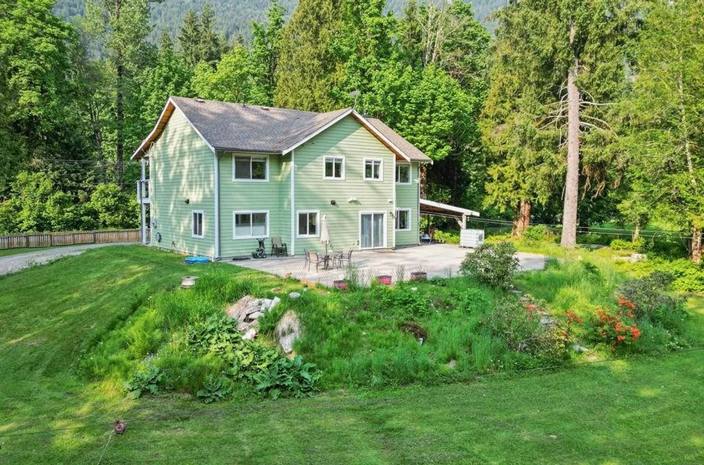 House for sale at 14605 Squamish Valley Road Squamish British Columbia - MLS: R3156890