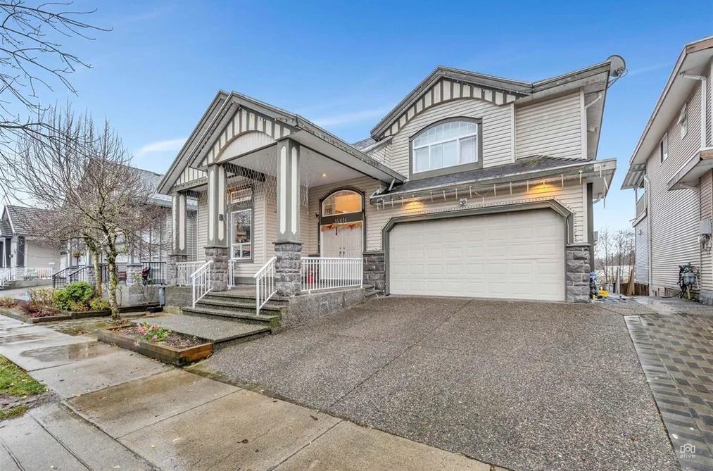 House for sale at 14616 67a Avenue Surrey British Columbia - MLS: R3159946