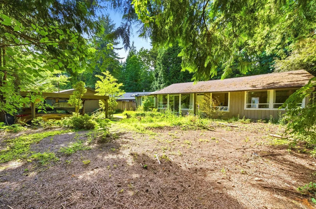 1463 AVONLYNN CRESCENT, North Vancouver BC V7J 2V2, North Vancouver BC — Residential for Sale - Photo 2