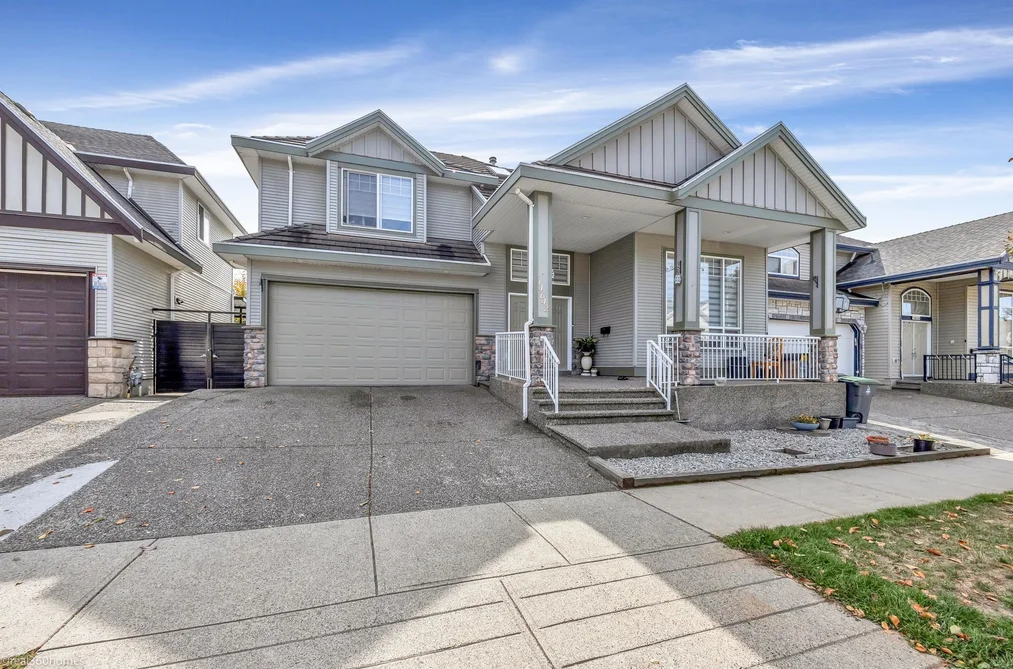 House for sale at 14642 67a Avenue Surrey British Columbia - MLS: R3040006