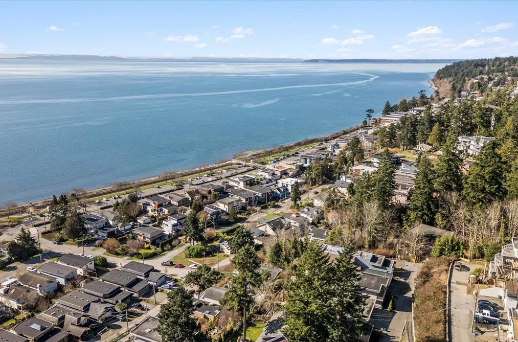 14667 W BEACH AVENUE, White Rock BC V4B 2T9, White Rock BC — Residential for Sale - Photo 2