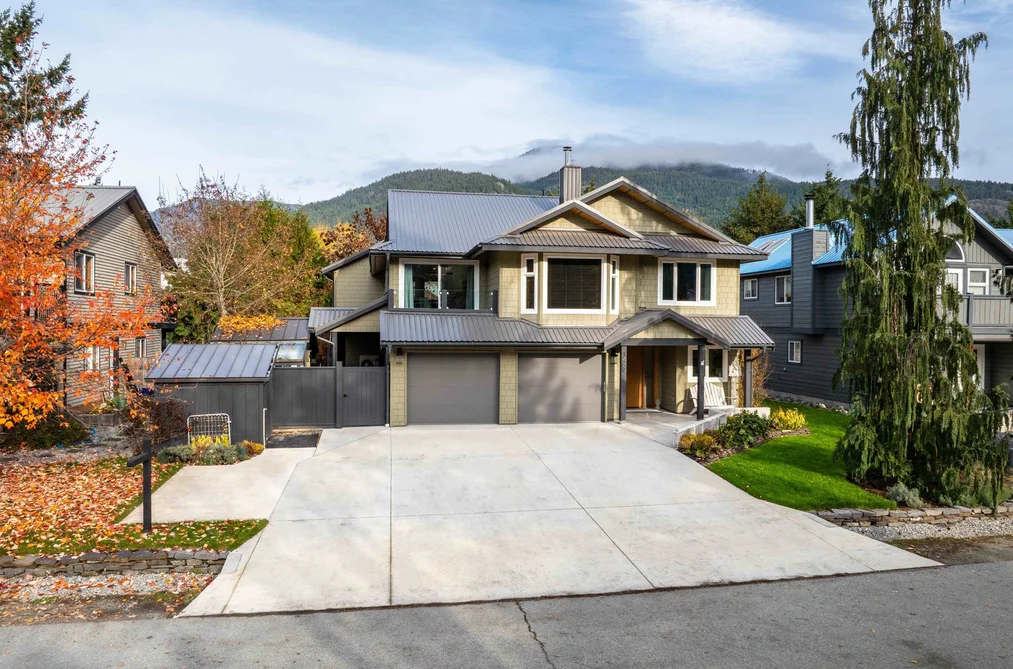 1469 OLIVE STREET, Pemberton BC V0N 2L0, Pemberton BC — Residential for Sale - Photo 3