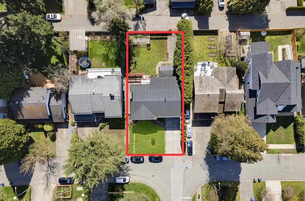 House for sale at 14704 16a Avenue Surrey British Columbia - MLS: R3138944