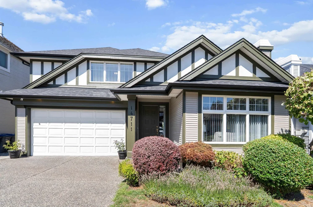 House for sale at 14711 75a Avenue Surrey British Columbia - MLS: R3155431