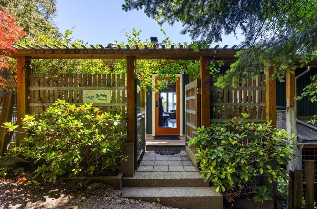 House for sale at 1475 Webb Road Bowen Island British Columbia - MLS: R3143656