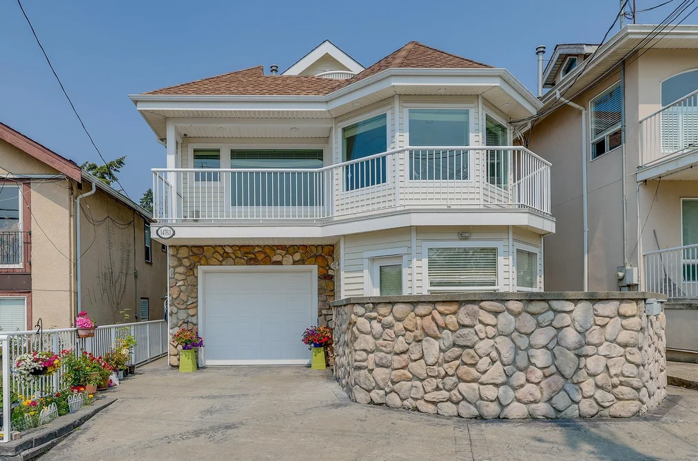 House for sale at 14763 Marine Drive White Rock British Columbia - MLS: R3152706