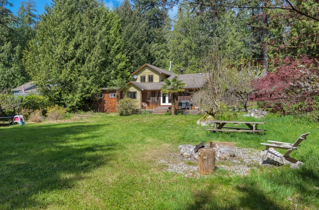 1479 PARK AVENUE, Roberts Creek BC V0N 2W2, Roberts Creek BC — Residential for Sale - Photo 2