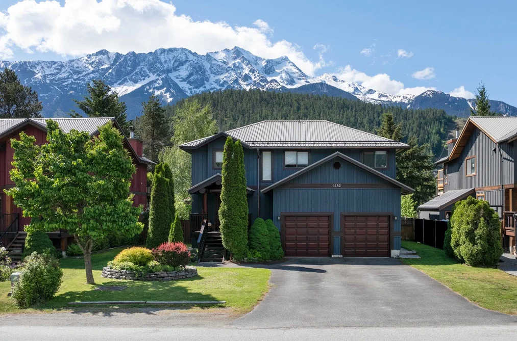 House for sale at 1482 Balsam Street Pemberton British Columbia - MLS: R3125367