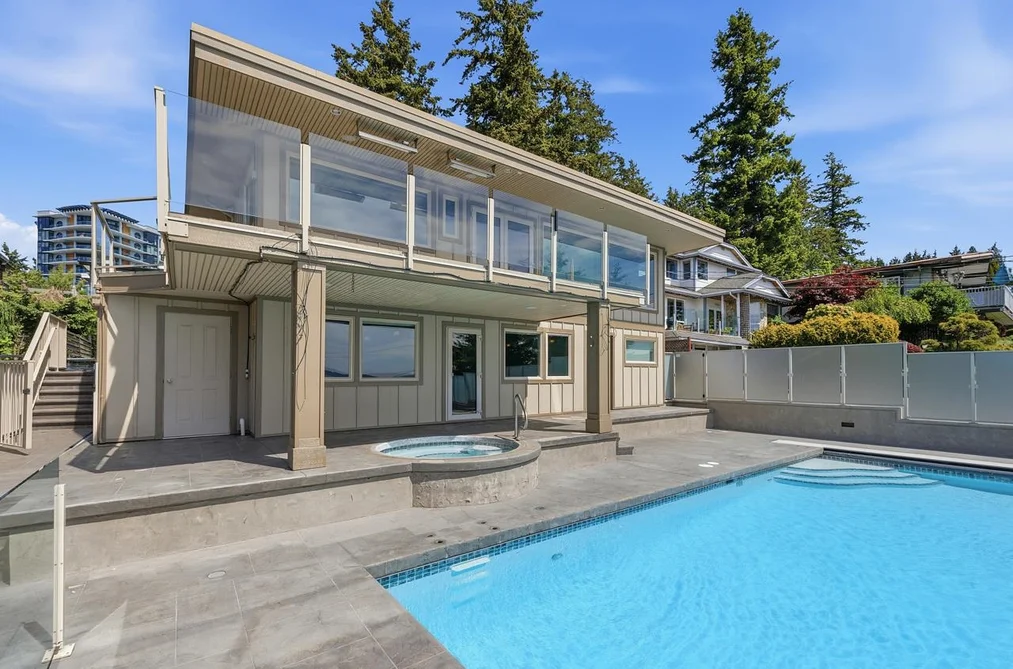 House for sale at 14843 Hardie Avenue White Rock British Columbia - MLS: R3124398