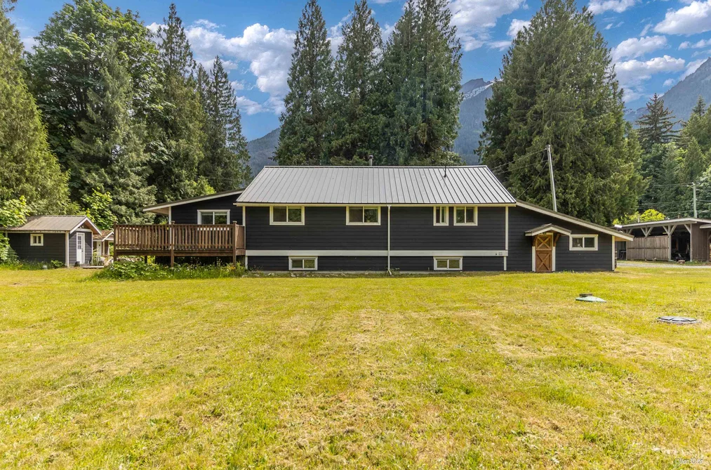 14848 SQUAMISH VALLEY ROAD, Squamish BC V0N 1H0, Squamish BC — Residential for Sale - Photo 7
