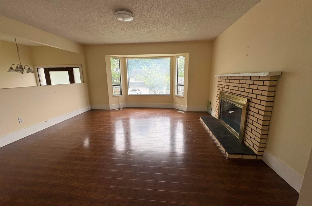 14863 87A AVENUE, Surrey BC V3S 5X4, Surrey BC — Residential for Sale - Photo 2