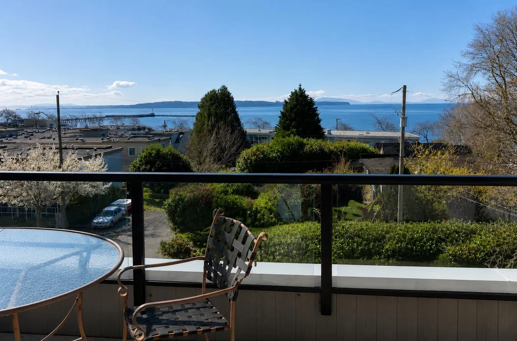 House for sale at 14878 Buena Vista Avenue White Rock British Columbia - MLS: R3147336