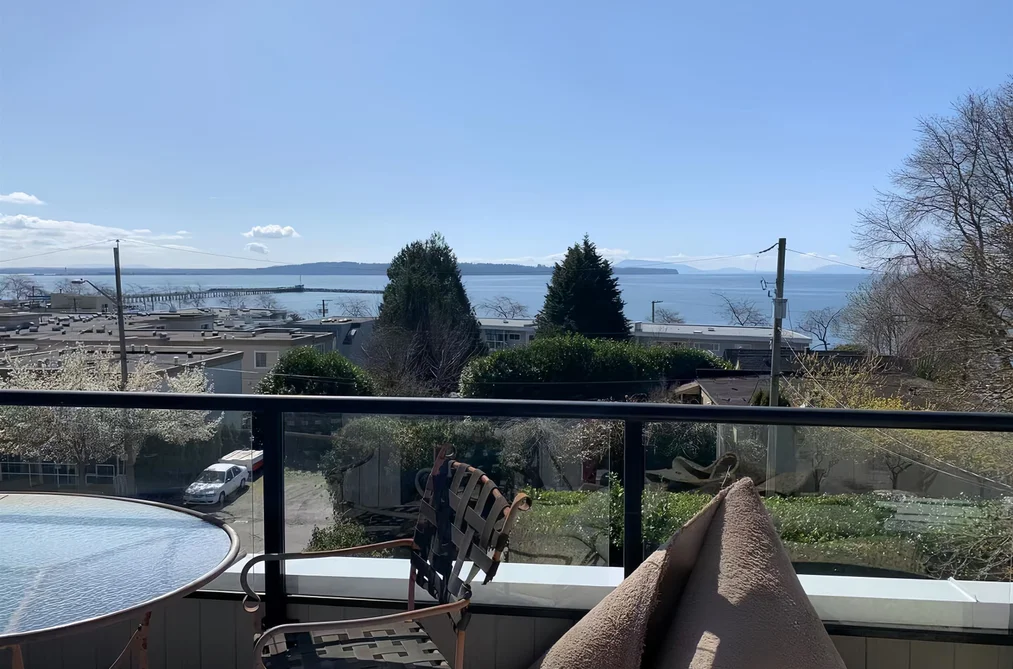 House for sale at 14878 Buena Vista Avenue White Rock British Columbia - MLS: R3094612