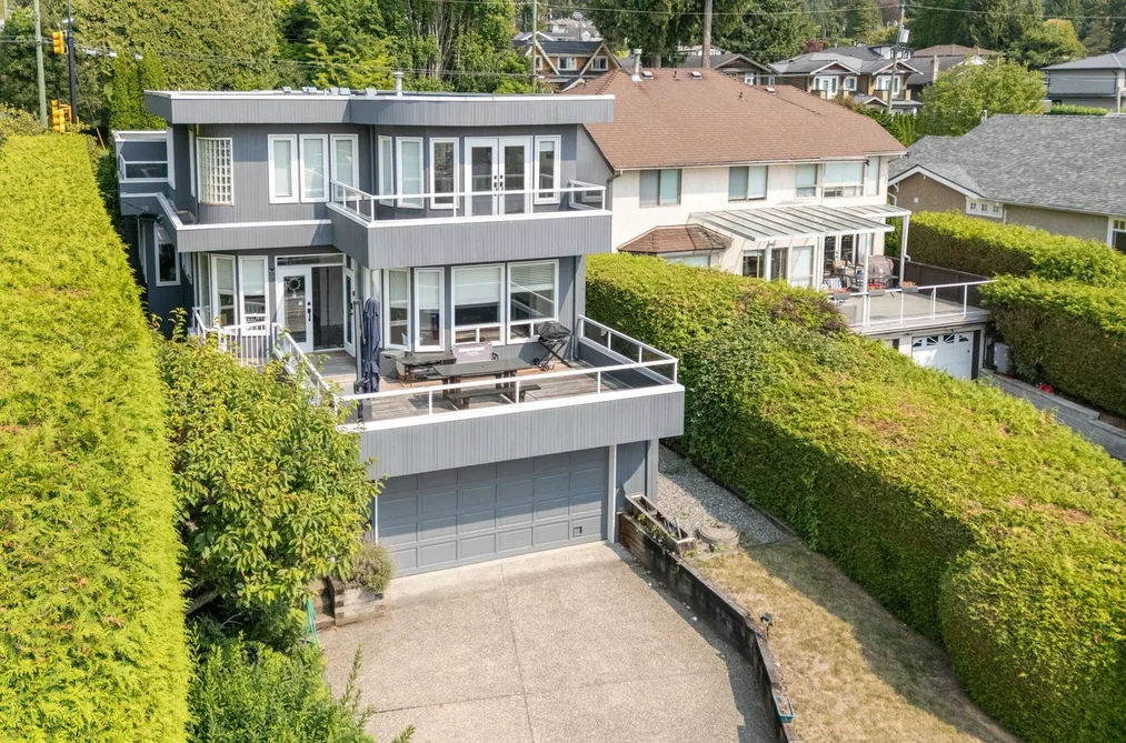 House for sale at 1494 Inglewood Avenue West Vancouver British Columbia - MLS: R3158412