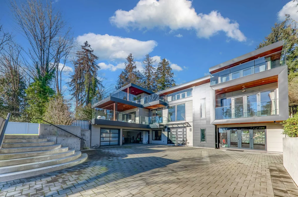 House for sale at 1497 Queens Avenue West Vancouver British Columbia - MLS: R3105053