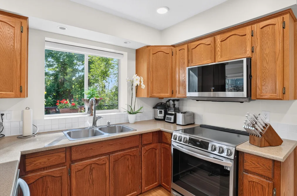 1498 LANSDOWNE DRIVE, Coquitlam, BC — Residential for Sale — Photo 11 of 40