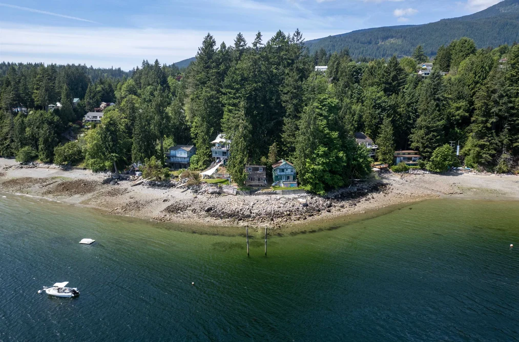 1498 TIDEVIEW ROAD, Gibsons BC V0N 1V6, Gibsons BC — Residential for Sale - Photo 2