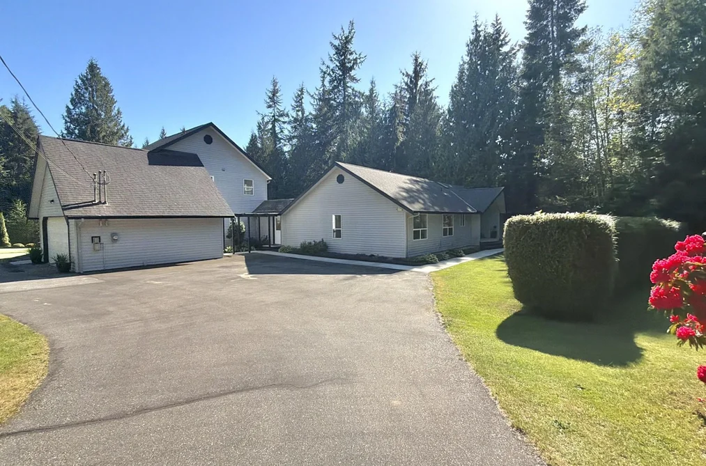 1499 HANBURY ROAD, Roberts Creek BC V0N 2W1, Roberts Creek BC — Residential for Sale - Photo 2