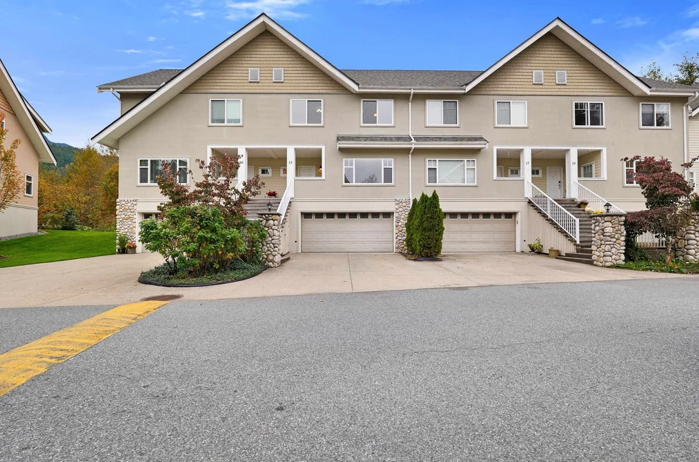 1200 Edgewater Dr Unit 15, Squamish, BC - MLS: R3175435