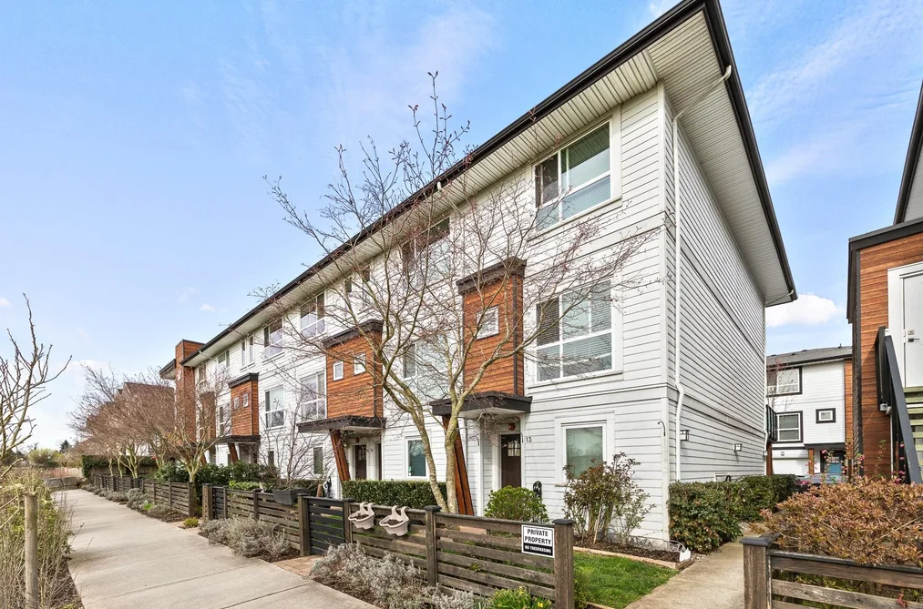15 240 JARDINE STREET, New Westminster BC V3M 0K8, New Westminster BC — Residential for Sale - Photo 2