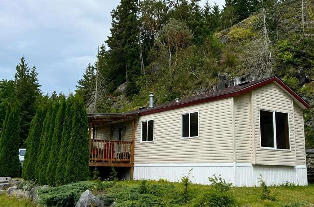 Manufactured Home for sale at 15 7668 Sunshine Coast Highway Halfmoon Bay British Columbia - MLS: R3158065