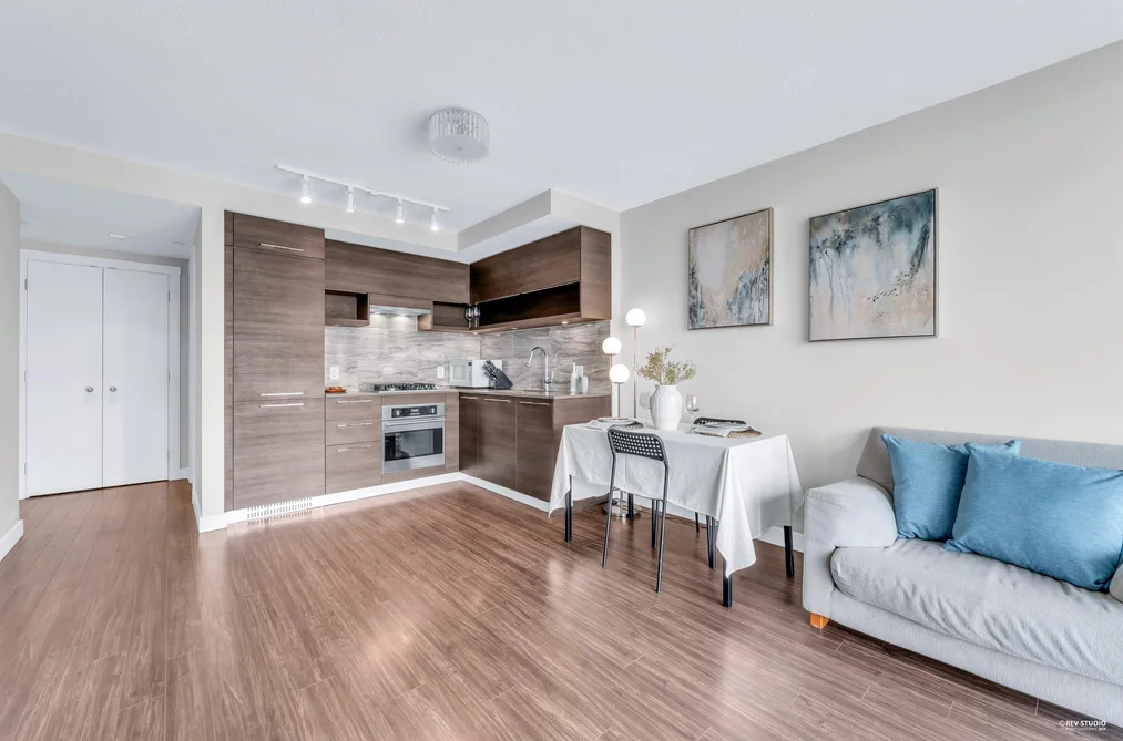 Condo for sale at 1501 570 Emerson Street Coquitlam British Columbia - MLS: R3104103