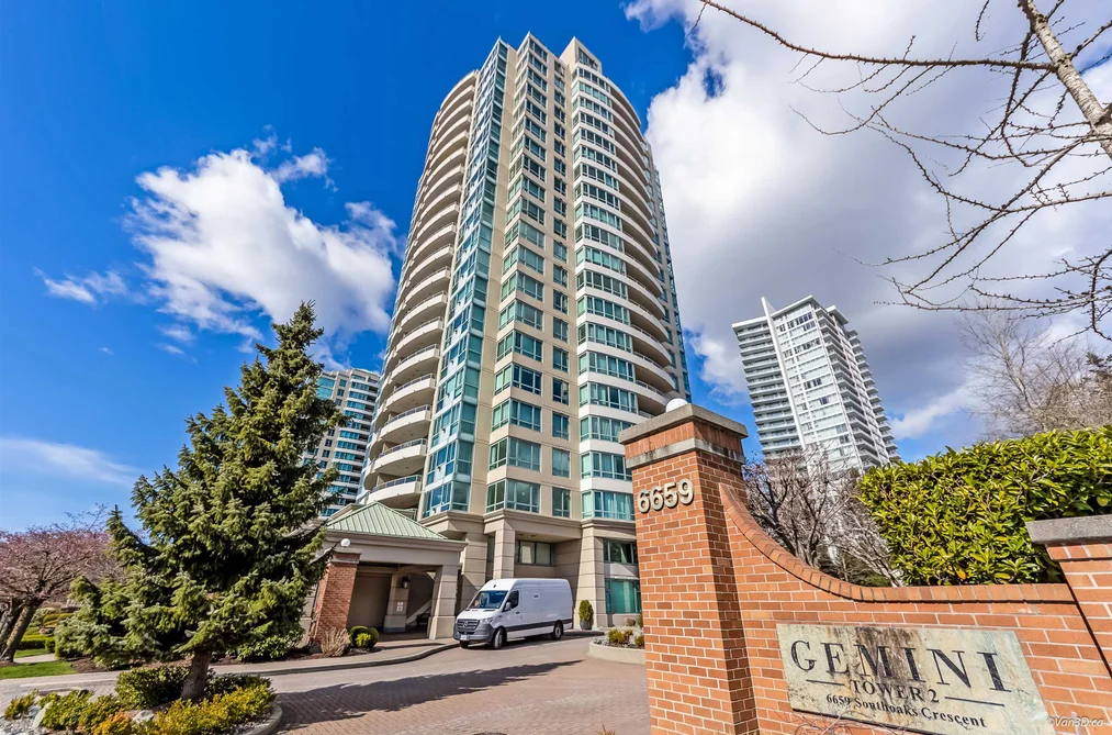 Condo for sale at 1501 6659 Southoaks Crescent Burnaby British Columbia - MLS: R3101358