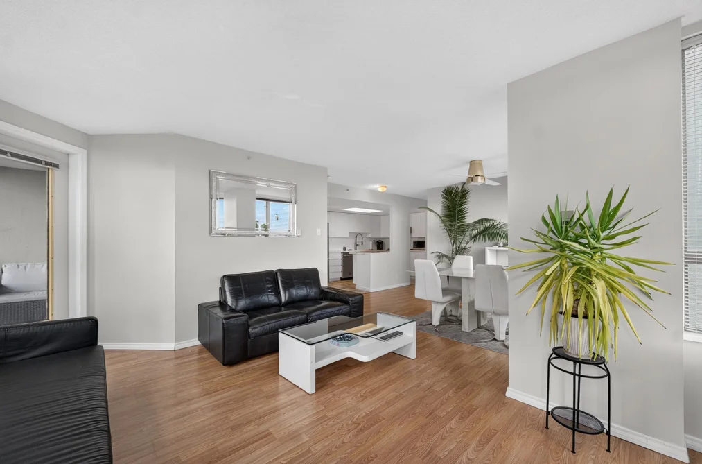 Condo for sale at 1502 10082 148 Street Surrey British Columbia - MLS: R3169517