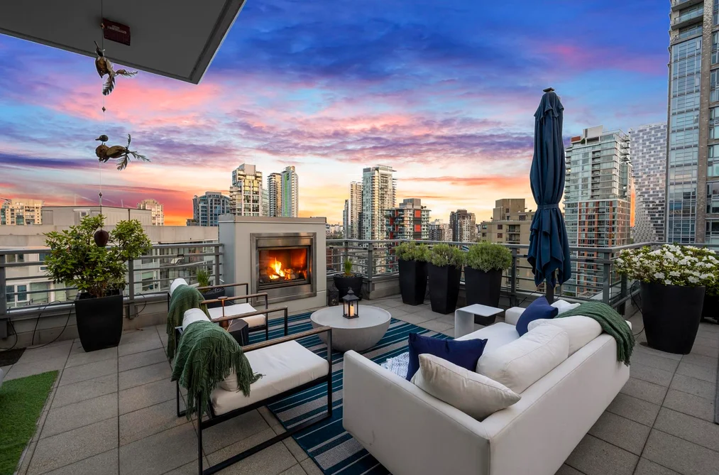 Condo for sale at 1503 1205 Howe Street Vancouver British Columbia - MLS: R3125719