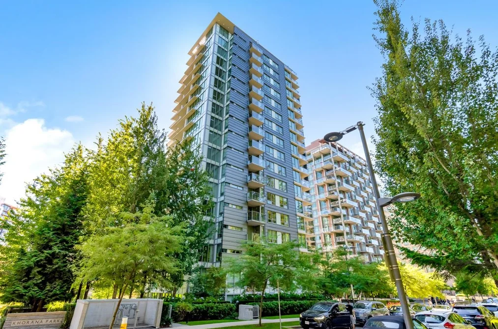 Condo for sale at 1503 5728 Berton Avenue Vancouver British Columbia - MLS: R3100008