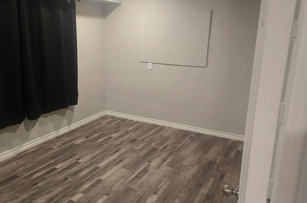 15041 PEACOCK PLACE, Surrey BC V3R 4W5, Surrey BC — Residential for Sale — Photo 2 of 10