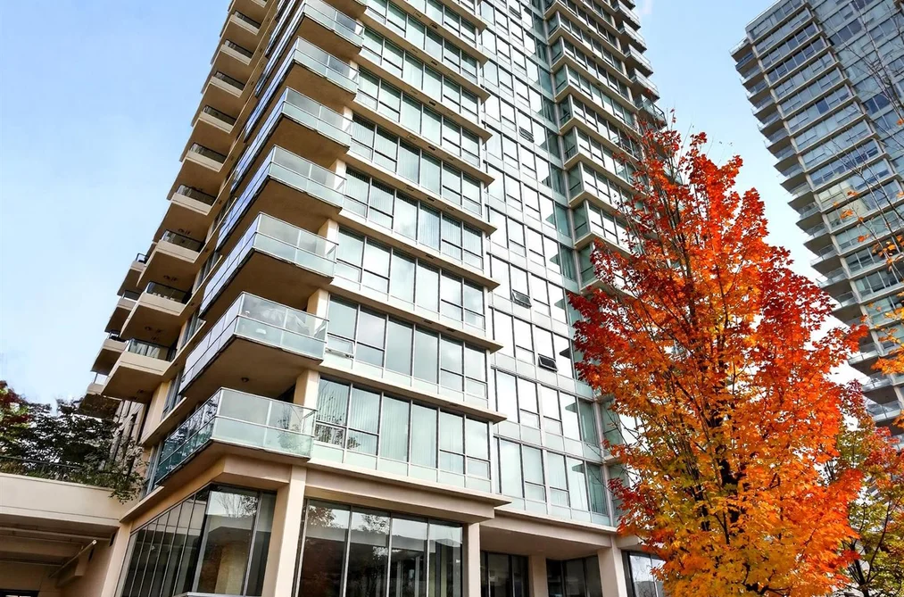 1505-2200 Douglas Road, Burnaby, BC - Condo for Sale - Photo 7 of 38 1505-2200 Douglas Road, Burnaby, BC - Condo for Sale - Photo 7 of 38
