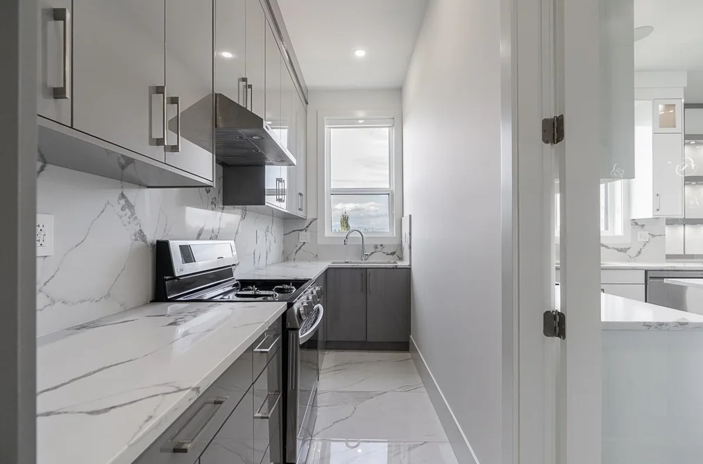 15051 63A AVENUE, Surrey, BC — Residential for Sale — Photo 10 of 35