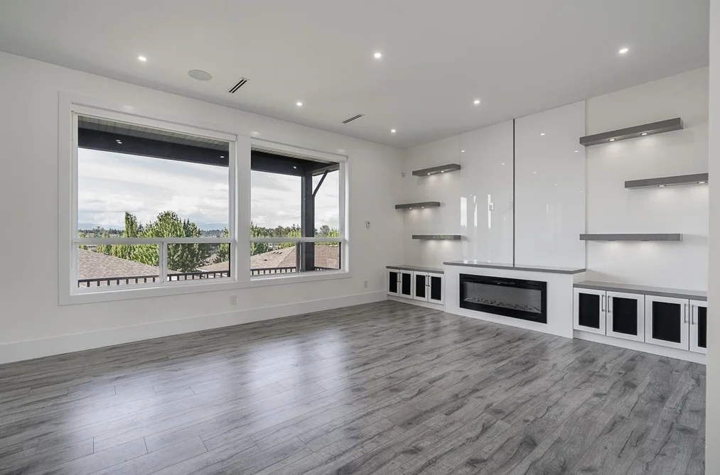 15051 63A AVENUE, Surrey, BC — Residential for Sale — Photo 4 of 35