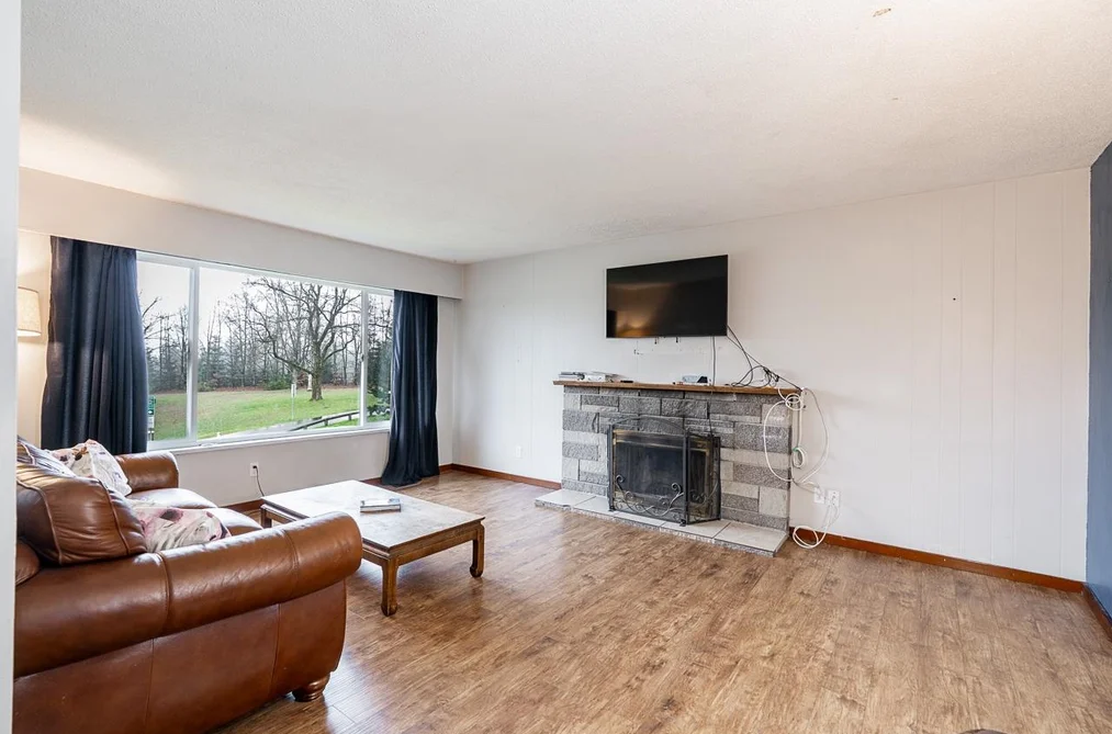 15058 ROBIN CRESCENT, Surrey BC V3R 4X8, Surrey BC — Residential for Sale - Photo 3