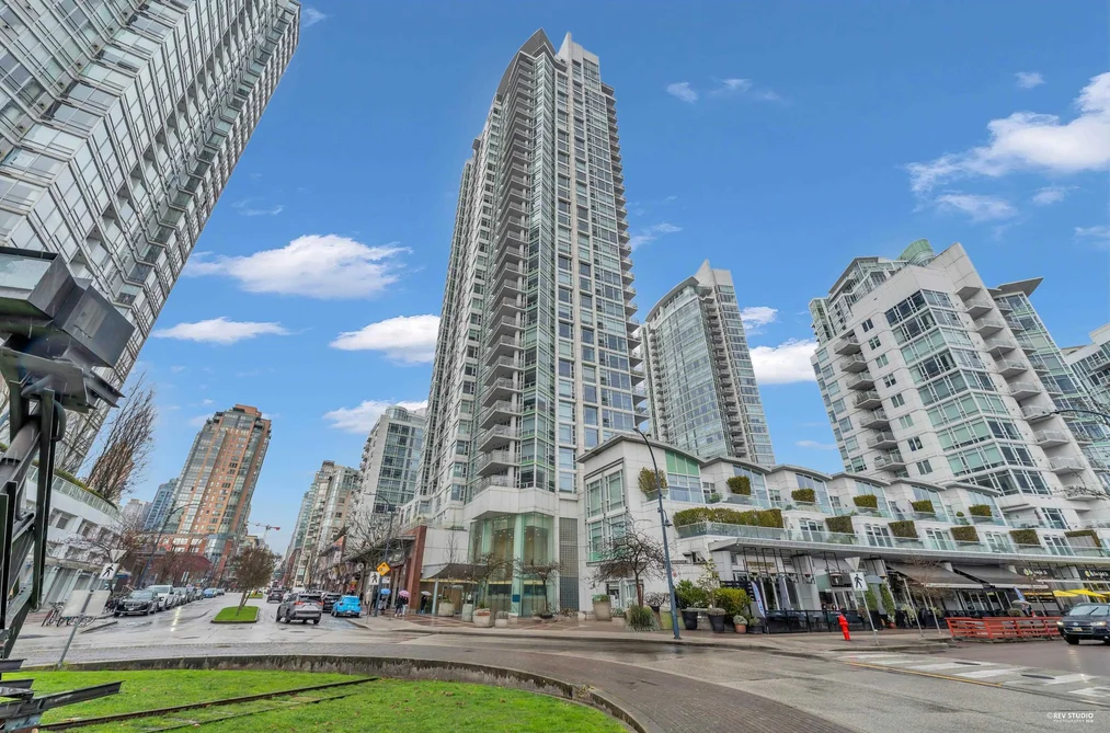 Condo for sale at 1506 1199 Marinaside Crescent Vancouver British Columbia - MLS: R3105428