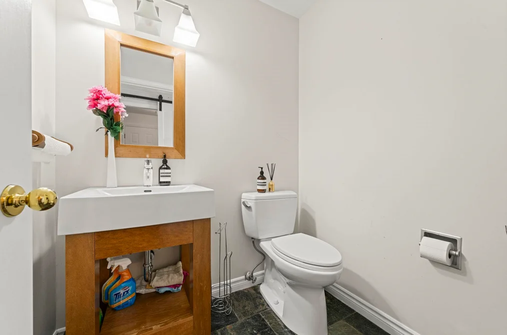 15070 81 AVENUE, Surrey, BC — Residential for Sale — Photo 7 of 35
