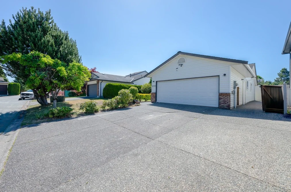 15092 19A AVENUE, Surrey BC V4A 7G8, Surrey BC — Residential for Sale - Photo 2
