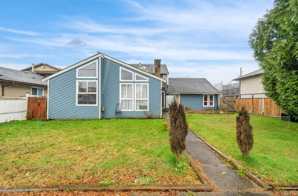 House for sale at 15128 96 Avenue Surrey British Columbia - MLS: R3037410